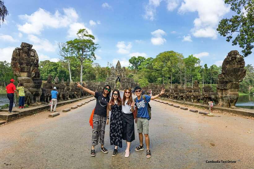 From Phnom Penh: Angkor Wat, Bayon, and Ta Prohm Day Trip - The road from Phnom Penh to Angkor