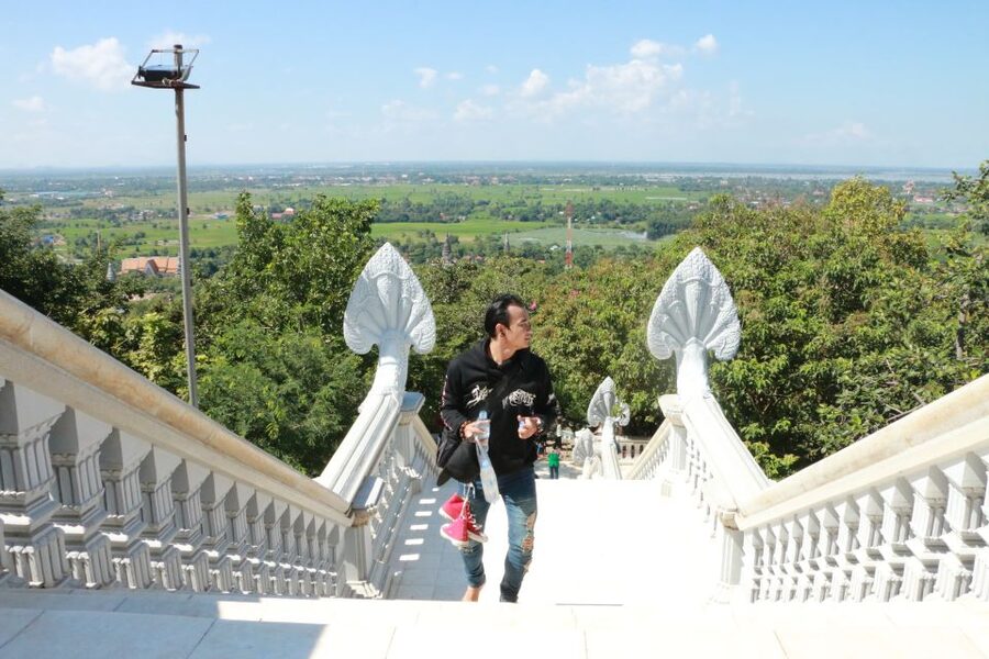 From Phnom Penh: Oudongk Mountain and Koh Chen Island Tour - FAQ