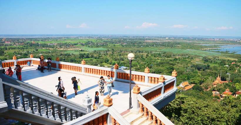 From Phnom Penh: Oudongk Mountain and Koh Chen Island Tour - Who should book this six-hour excursion