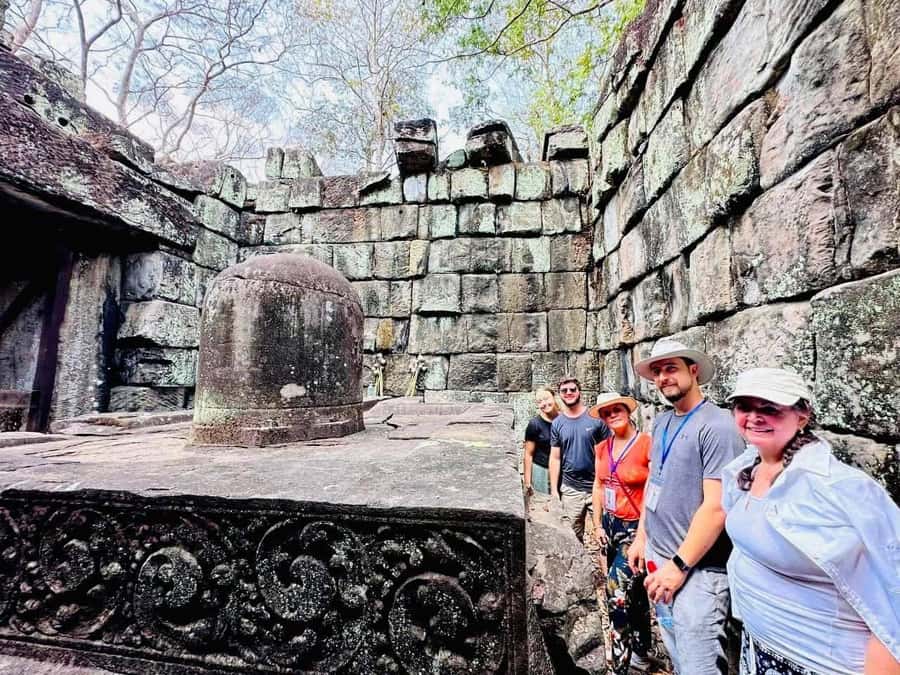 From Siem Reap: Banteay Srei Temple & Grand 5 Temple Tour - Transport, Timing, and Heat