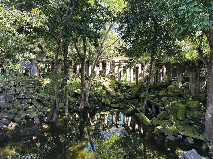 From Siem Reap: Half-Day Tour to Beng Mealea Temple - Walking Through the Jungle-Covered Temple
