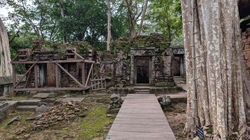 From Siem Reap: Koh Ker and Beng Mealea Private Day Tour - Beng Mealea among stone and jungle