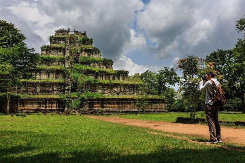 From Siem Reap: Koh Ker and Beng Mealea Temples Tour - Beng Mealea and the beauty of partial ruin