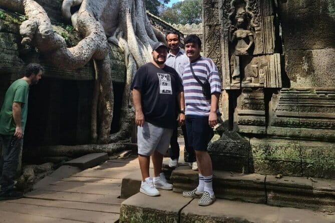 Full Day Angkor Wat Sunrise and Banteay Srei Tour - Banteay Srei and its pink sandstone detail