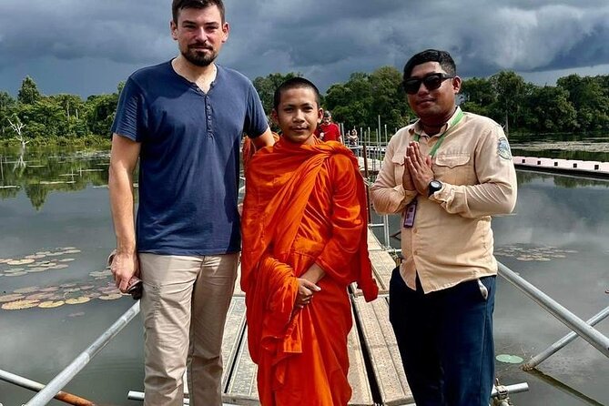 Full-Day 'Big Tour' with Sunset at Phnom Bakheng - Neak Pean changes stone temples into an island shrine