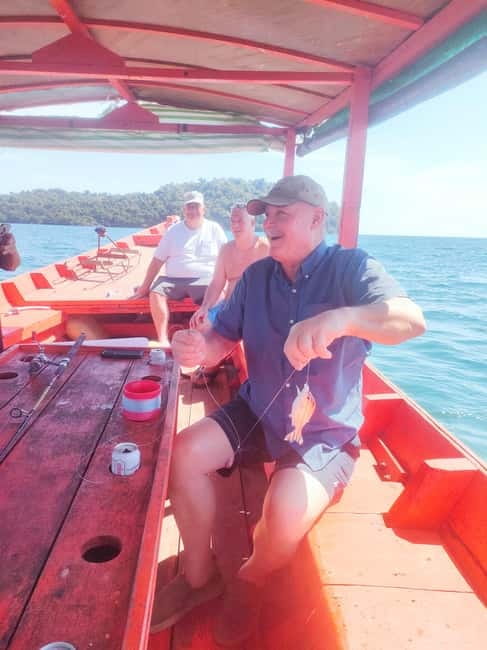 Full Day City Tour with A Boat Trip to 2 Islands - Phsar Leu market for a short shopping stop