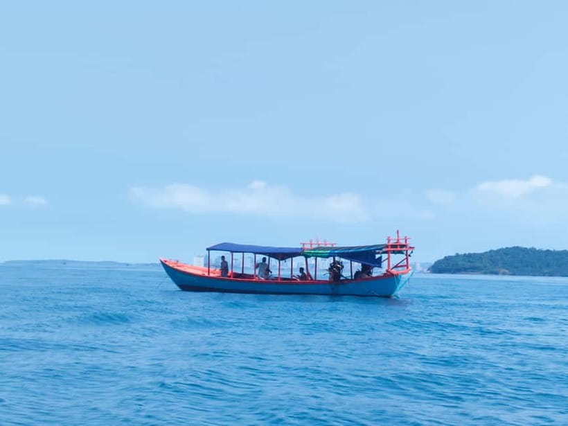 Full Day City Tour with A Boat Trip to 2 Islands - Wat Leu Pagoda and the view over town