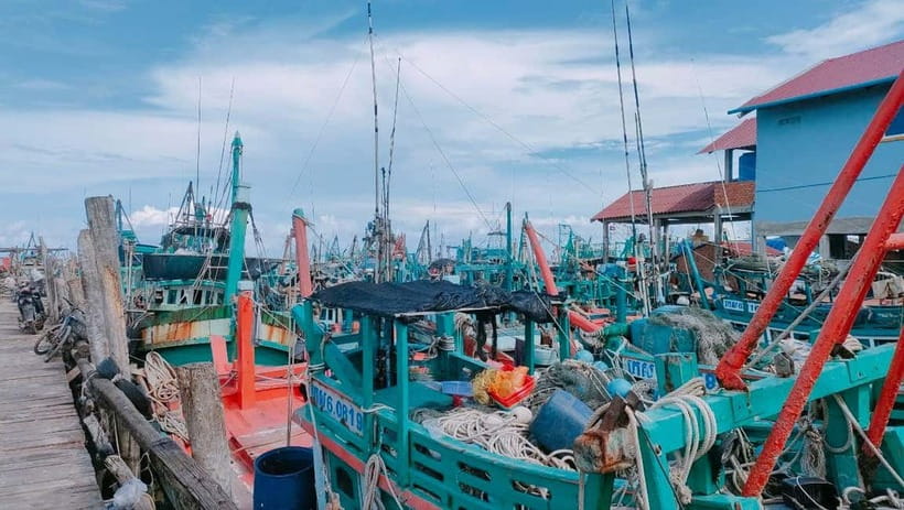 Full Day City Tour with A Boat Trip to 2 Islands - Practical preparation for a hot, wet day