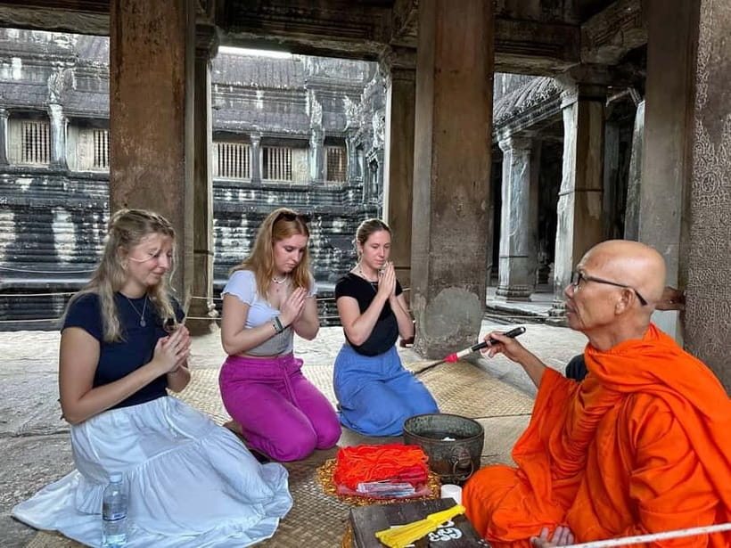 Full-Day Explore Angkor Temples Sunset Tour (with Lunch) - Ta Prohm, roots and movie fame