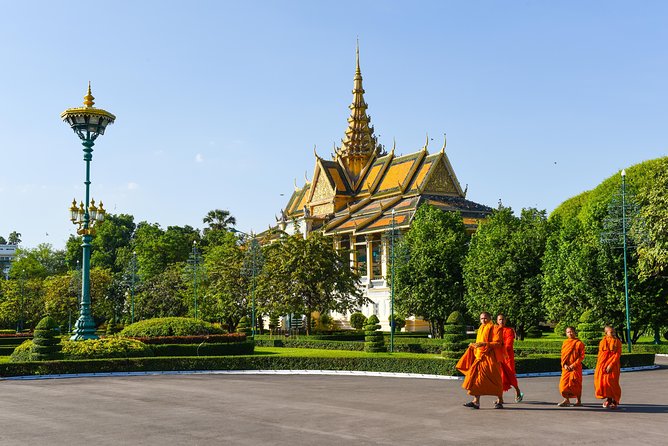 Full-Day Phnom Penh Sightseeing Tour & Killing Field - Transport, timing, and the value of a private tour