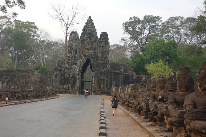 Full-Day Siem Reap Angkor Major Temples Private Tour - Angkor Thom South Gate and the ancient city walls