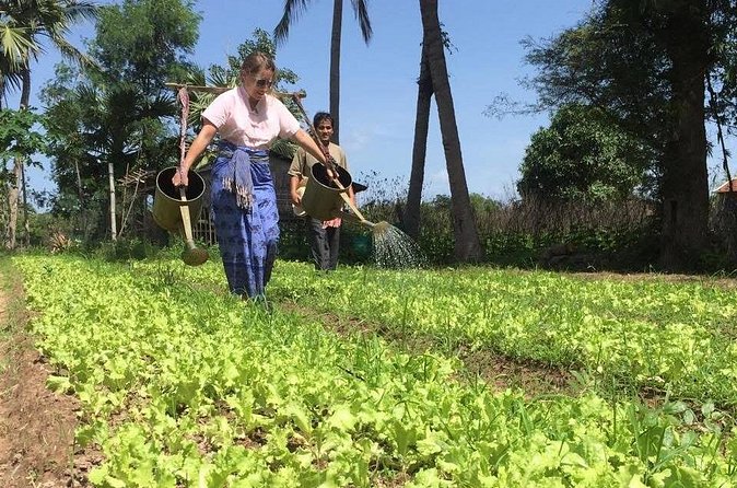 Full Day Siem Reap Farm Tour with Cooking Class and Monk Blessing - The monk blessing at a Buddhist monastery