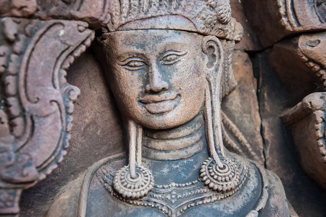 Full Day to Banteay Srei, Kulen National Park and Beng Mealea - Wat Preah Ang Thom and the reclining Buddha