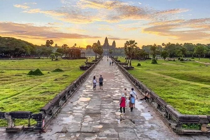 Full Day Tour Angkor Wat Sunrise and Siem Reap Temples - Key points to know before sunrise