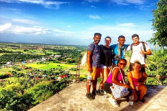 Full Day-Tour: Handicraft, Bamboo train, Killing cave. Bat cave - Wat Ek Phnom and a quieter temple visit