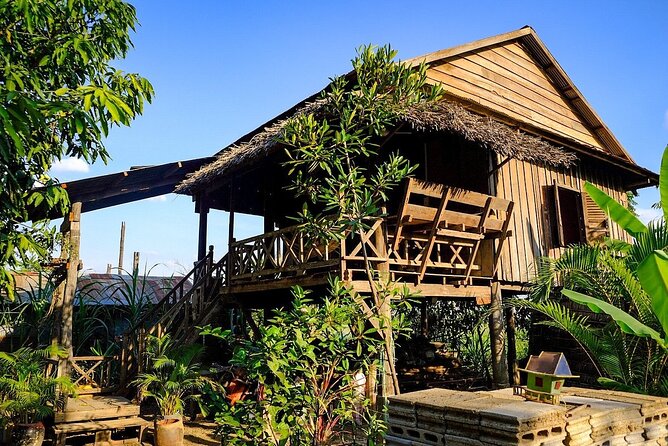 Full-day: Wat Banan. Old bamboo train. Bat Cave. Killing cave - What the guide adds to the day