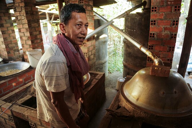 Full/Half Day Tuk TuK: Handicrafts Bambootrain Killing&Bat Caves - Phnom Sampeau and the Killing Cave