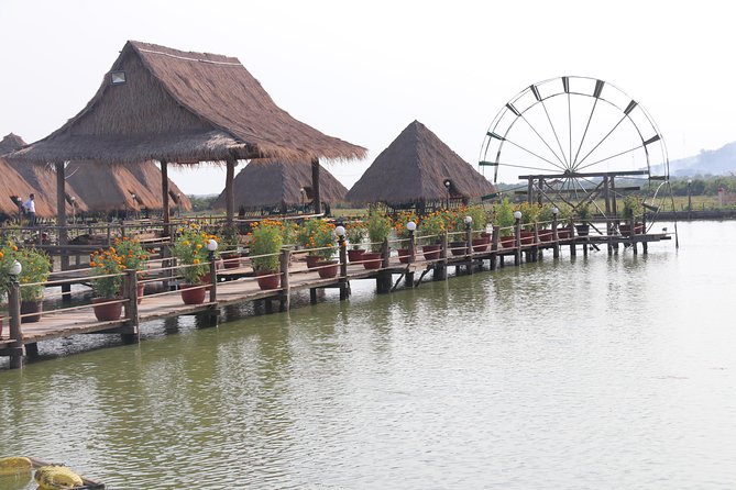 Guided Floating Village Boat Tour in Siem Reap - A pause aboard the Queen Tara Riverboat