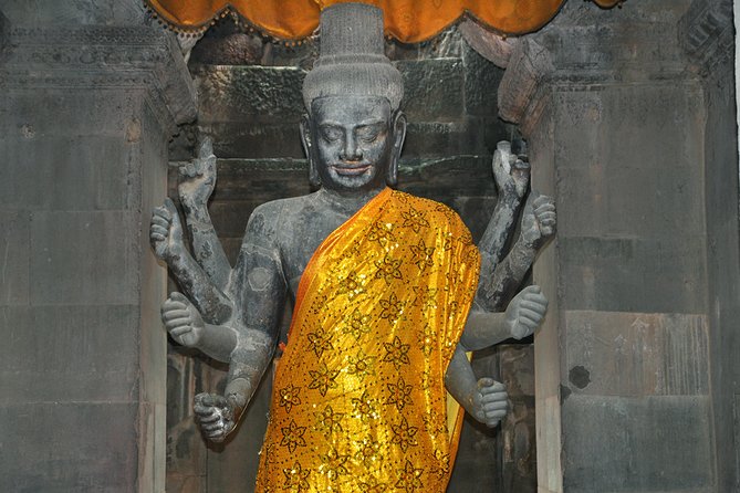 Guided Private Tuk Tuk Tour Angkor Wat and Small Circle and Five Extras - Prasat Kravan, Bat Chum, and Srah Srang