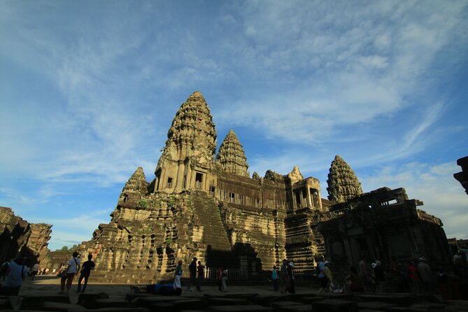 Half Day Angkor Wat Tour - A smart short introduction to Angkor