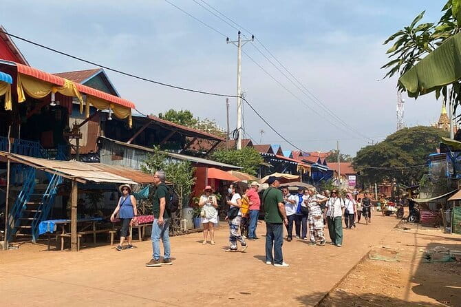 Half Day Kampong Phluk Floating Village and Flooded Forest Tour - Rolous Market brings the morning down to earth
