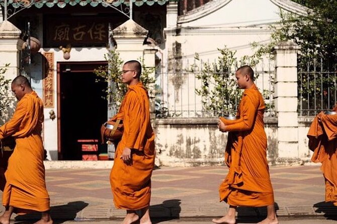 half day morning tour by Tuk-Tuk - Battambang’s colonial center and a real local market