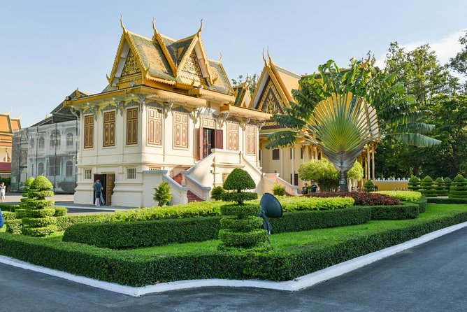 Half Day Tour to Royal Palace, Wat Phnom & Independent Monument - Key points to know before booking