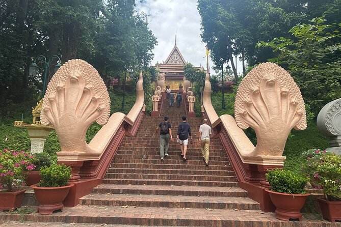 Half Day Tour to Royal Palace, Wat Phnom & Independent Monument - The National Museum question needs clearing up