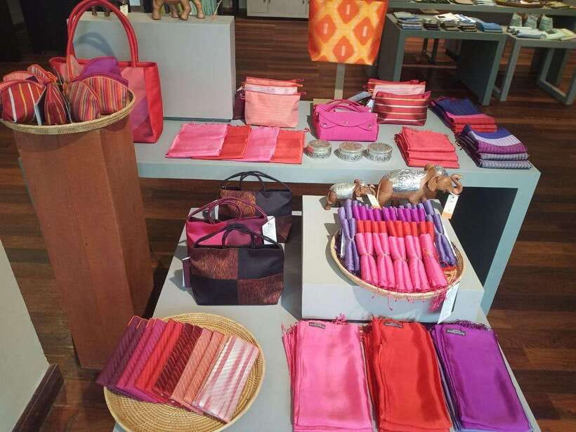 Half Day Trip: Silk Farm, Satcha, and Senteur d'Angkor Tour - Artisan dAngkor and the final craft stop