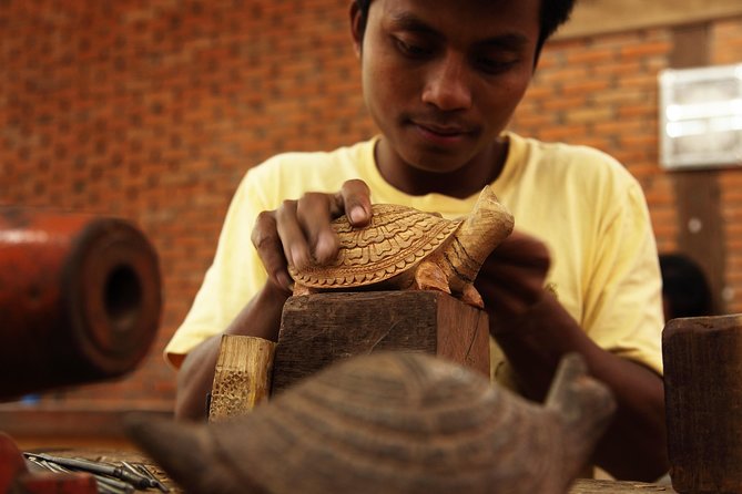 Half Day War Museum Siem Reap Killing Fields and Artisans Angkor - The War Museum Cambodia and three decades of conflict