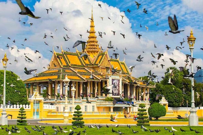 Hidden Phnom Penh City Tour, Royal Palace, Wat Phnom - Wat Phnom and the story of the city