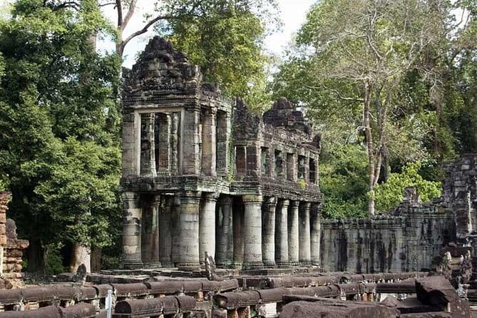 Highlight of Angkor Temples 6 Days Cambodia Tour - Angkor Wat at sunrise, then the royal city