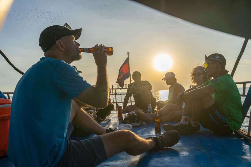 Kampong Phluk: Floating Village Sunset Bike Tour or E-Bike - Meeting the guide and getting set up