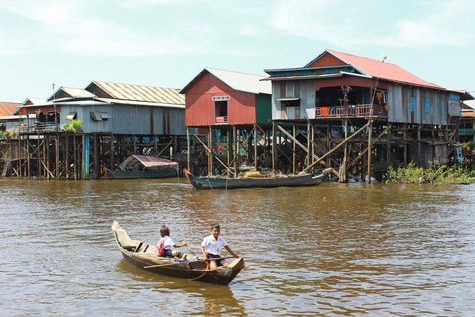 Kampong Phluk Floating Village & Sunset Lake Canoe Tour - Why Kampong Phluk feels different from Siem Reap