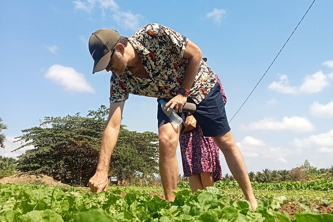 Kampot/Cambodia pepper farm . Cave. lake. Kep Crab market & more. - Key points at a glance