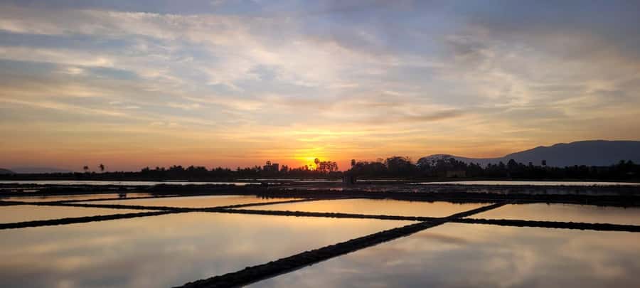 Kampot Countryside include Pepper farm, Salt field & Lake - Three sides of Kampot in four hours