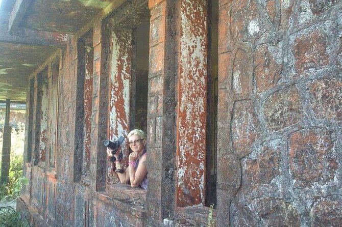Kampot Day Tour "Bokor National Park" - Wat Sampov Pram above the forest