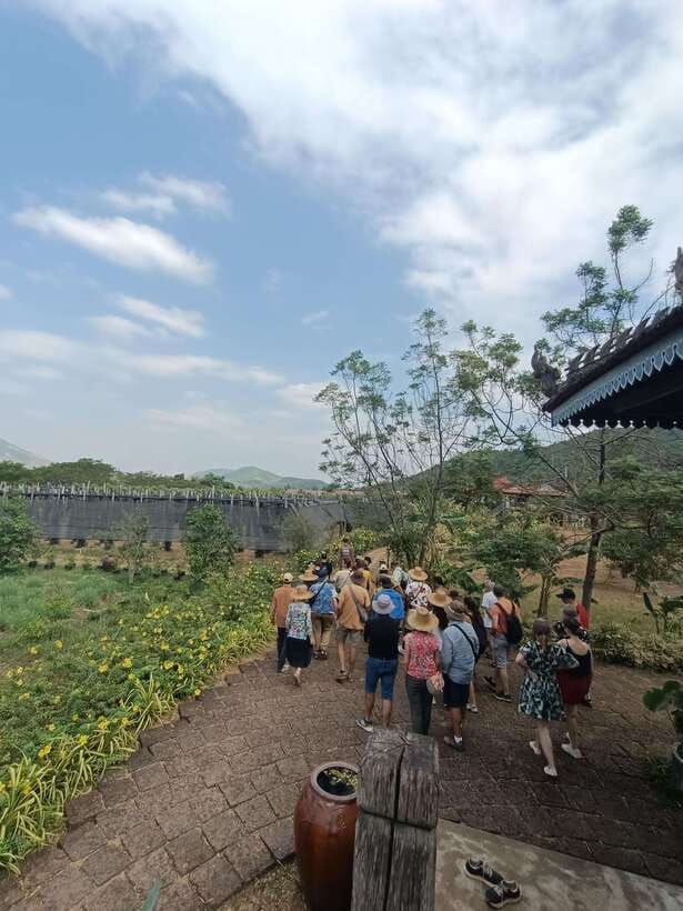 Kampot: Full-day Countryside Tour with Pepper Farm and Kep - Phnom Chhngok’s 203 Steps and Ancient Cave Shrine
