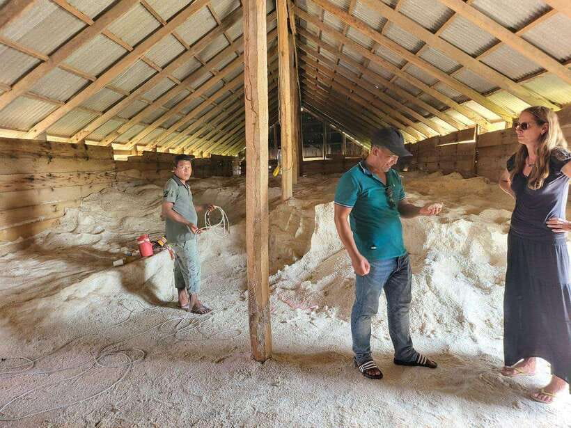 Kampot Pepper Farm, Salt Fields, Crab Market from Phnom Penh - Phnom Chhngok Cave, limestone and a place with history
