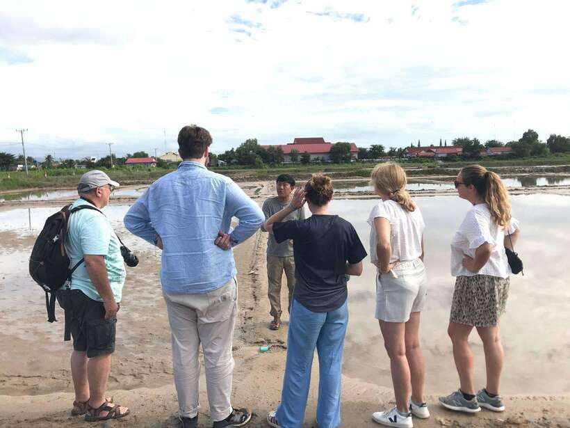 Kampot Pepper Farm Tour: Salt Fields, La Plantation & Cave - Brateak Krola Lake: a quiet pause on the road