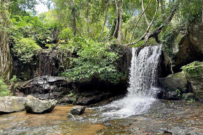 Kbal Spean Lingar River, Banteay Srei Temple & Pre Rup Tour - Banteay Srei and the art of small detail