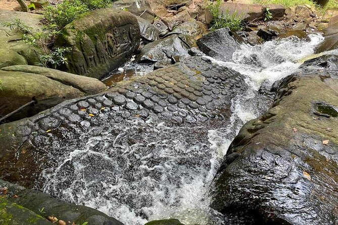 Kbal Spean Lingar River, Banteay Srei Temple & Pre Rup Tour - Srah Srang adds water and ceremony