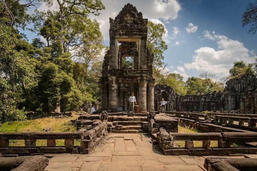 Kbal Spean Trekking Tour with Banteay Srei & Landmine Museum - Why Kbal Spean is the heart of the day