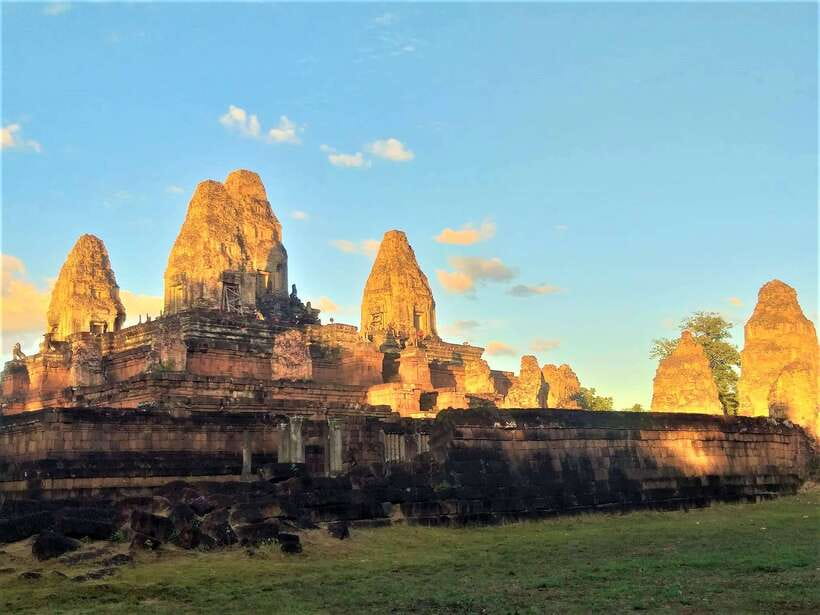 Kbal Spean Trekking Tour with Banteay Srei & Landmine Museum - Transport, timing, and group size
