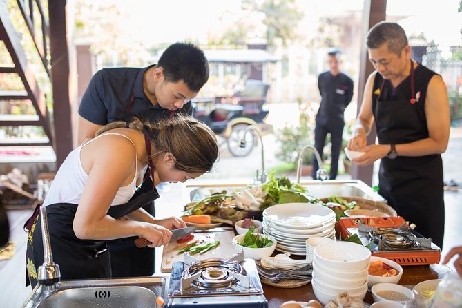 Khmer Cooking Class at a Local's Home in Krong Siem Reap - A Khmer cooking lesson that begins at the market