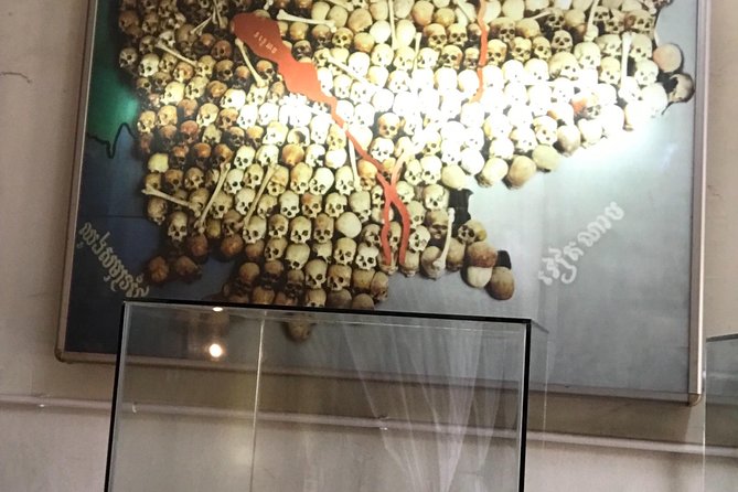 Khmer Rouge, genocide museum &killing field tour - Why these two memorial sites matter