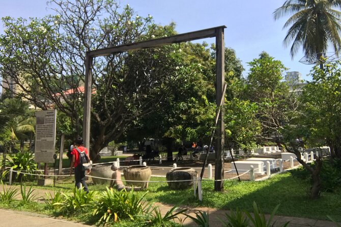 Khmer Rouge, genocide museum &killing field tour - Tuol Sleng: two hours inside S-21