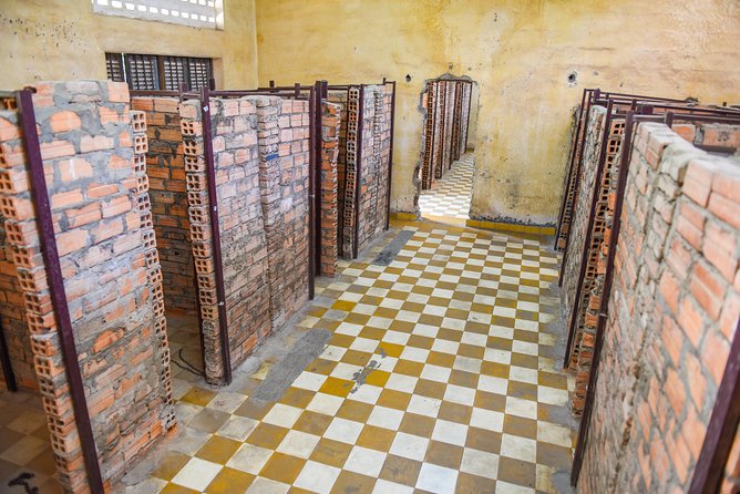Killing Fields and Prison S21 Bus Tour - Hotel pickup requires careful planning