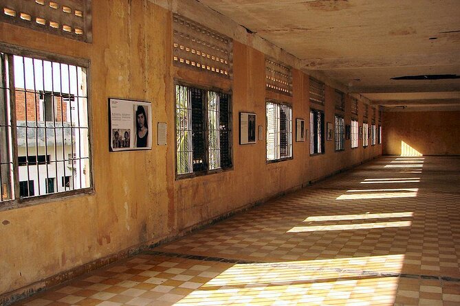 Killing Fields & Toul Sleng Genocide Museum Tickets With Tuk Tuk - What the morning feels like in practice