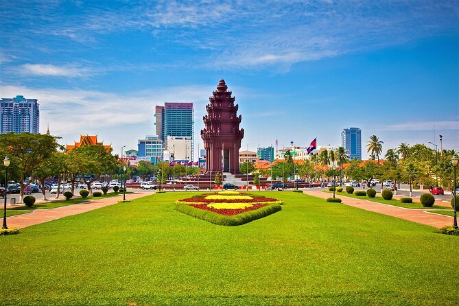 Koh Dach Silk Island and Phnom Penh Full Day Private Tour - Wat Ounalom and Cambodia’s Buddhist center